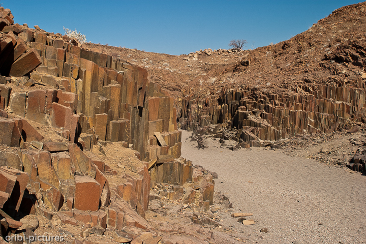 *Orgelpfeifen*<br><br>bei Twyfelfontein<br><br>