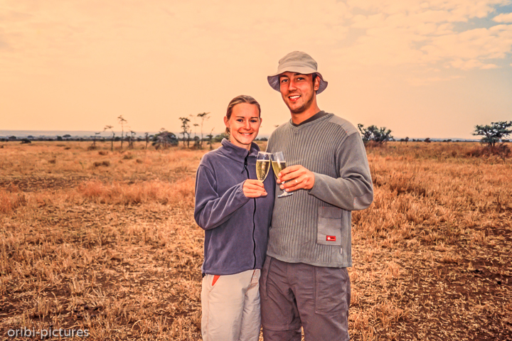 *Anstoßen in der Serengeti*<br><br><br><br>
