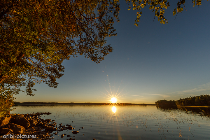 *Sonnenuntergänge dauern im Sommer ewig*<br><br>West-Finnland<br><br>