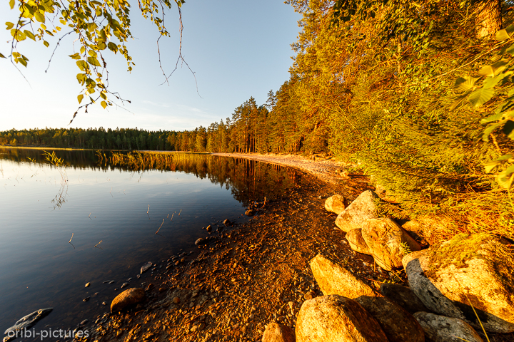 *Traumstrand*<br><br>Abgelegener, bei Campern und Wanderern beliebter Nationalpark mit Seen, Schluchten und Sandstränden.<br><br>