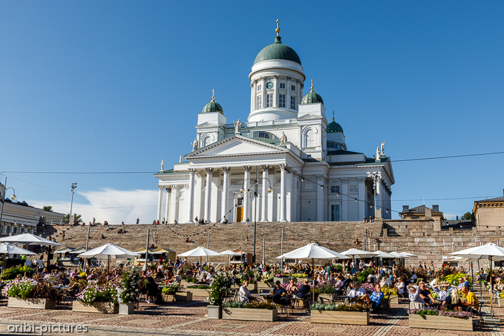*Markt vor dem Dom*<br><br>Hier kann man gemütlich in der Sonne sitzen.<br><br>