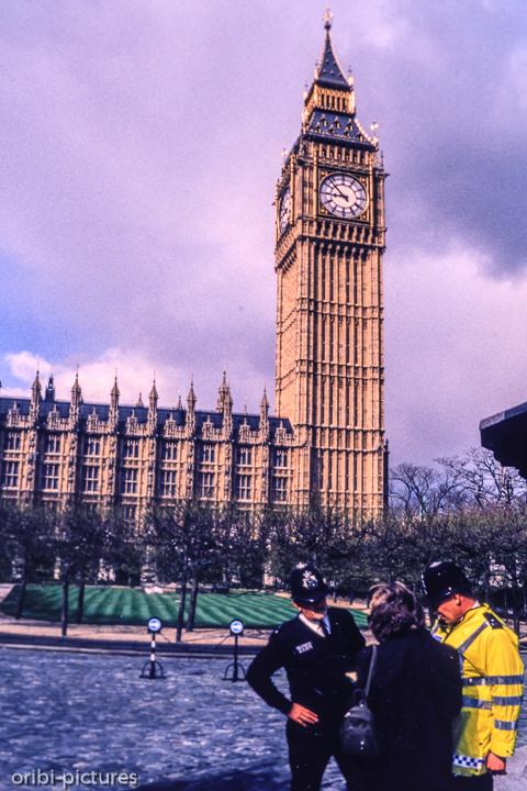 *Stadtbesichtigung im Schnelldurchlauf*<br><br>London: Auf dem Weg zu unserem Auslandsjahr legten wir einen kurzen mehrstündigen Zwischenstopp in London ein und erkundeten im Schnelldurchlauf die wichtigsten Highlights.<br><br>