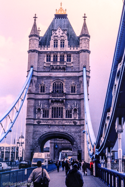 *Stadtbesichtigung im Schnelldurchlauf*<br><br>London: Auf dem Weg zu unserem Auslandsjahr legten wir einen kurzen mehrstündigen Zwischenstopp in London ein und erkundeten im Schnelldurchlauf die wichtigsten Highlights.<br><br>