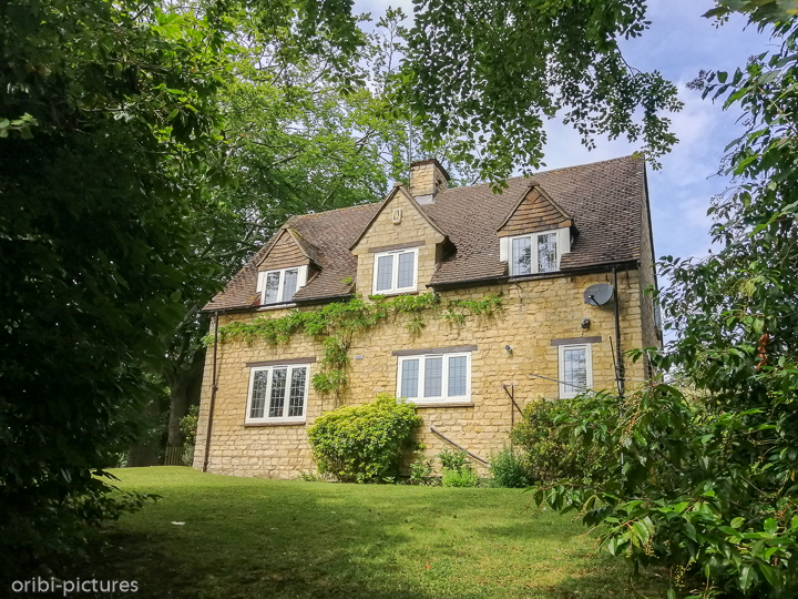 *Cottage*<br><br><br><br>