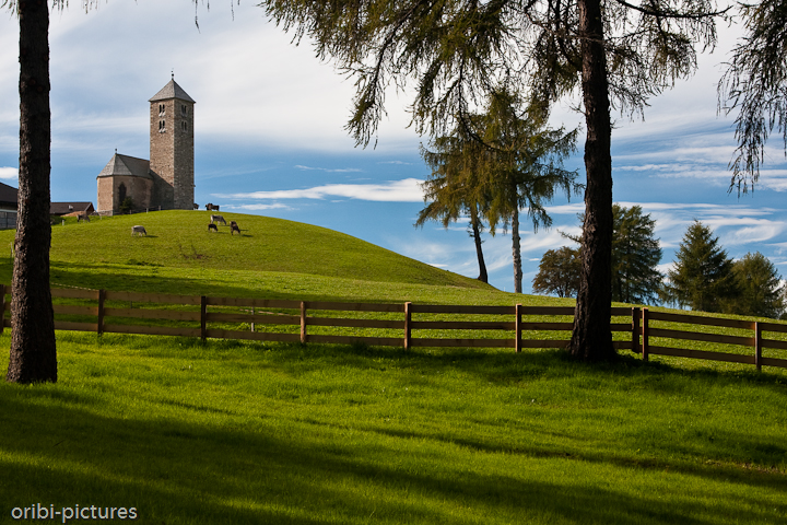 *Bergkirche* <br><br> am Europäischen Fernwanderweg <br><br>