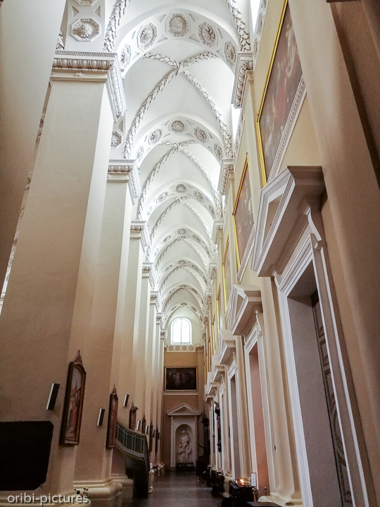 *In der Kathedrale St. Stanislaus*<br><br><br><br>