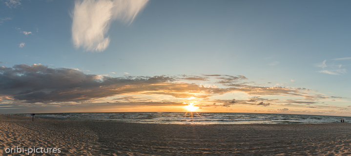 *Sunset überm Meer*<br><br><br><br>