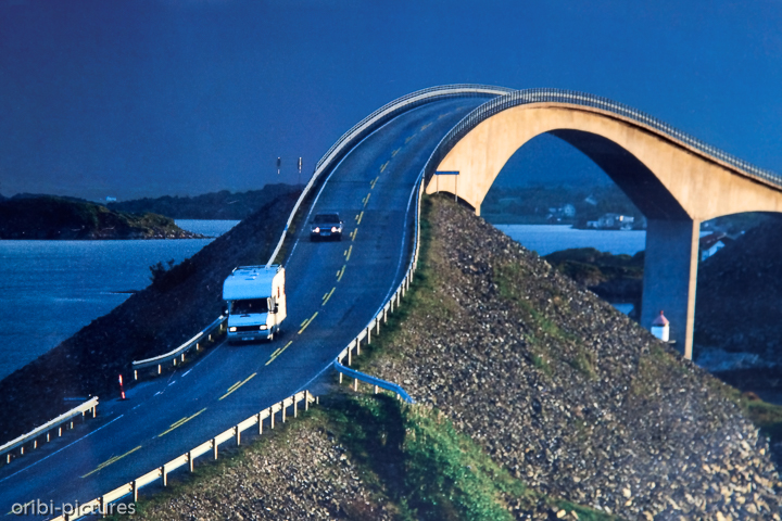*Atlantikstraße*<br><br>Die größte Brücke an der Atlanktikstraße.<br><br>