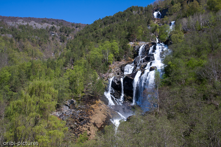 *Wasserfall II*<br><br>Einer der zahllosen Wasserfälle, deren Name uns nicht mehr einfallen will.<br><br>