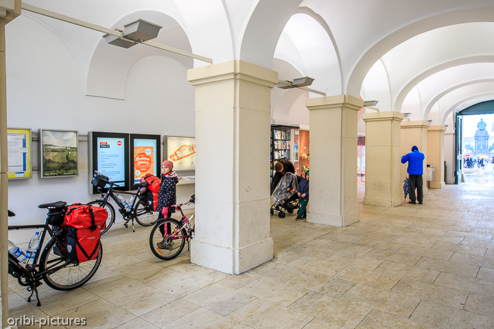 *Wien*<br><br>Auf der Familien-Fahrradtour von Wien nach Budapest, 2017<br><br>