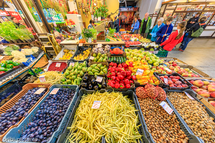 *Markthalle in Breslau*<br><br><br><br>