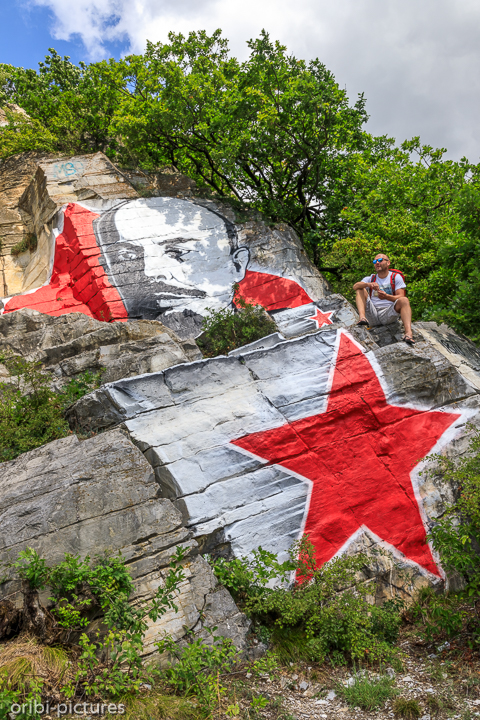**<br><br><br><br>