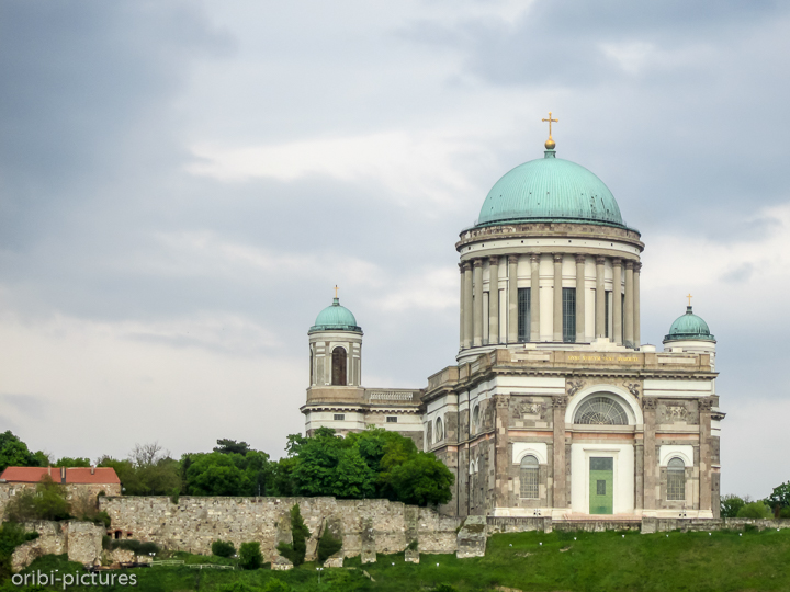 *Ankunft an der Grenze zu Ungarn - Komárom*<br><br>Auf Fahrrad-Tour Wien nach Budapest zu Ostern<br><br>