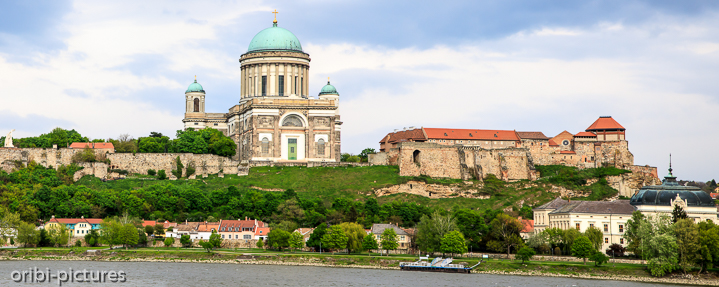 *Ankunft an der Grenze zu Ungarn - Komárom*<br><br>Auf Fahrrad-Tour Wien nach Budapest zu Ostern<br><br>