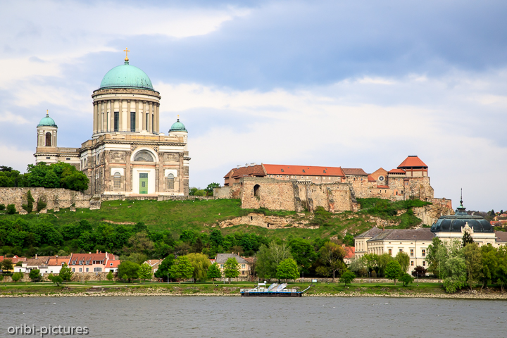 *Ankunft an der Grenze zu Ungarn - Komárom*<br><br>Auf Fahrrad-Tour Wien nach Budapest zu Ostern<br><br>